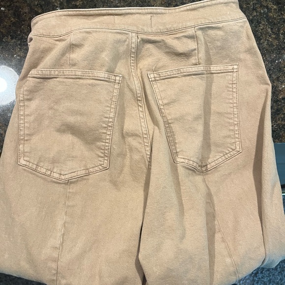 Madewell Tan Capris - Picture 8 of 9